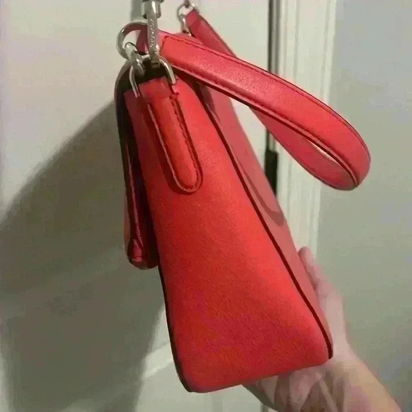 Kate Spade Bright Coral Pink Flap Crossbody like new condition pebbled leather - Picture 4 of 13